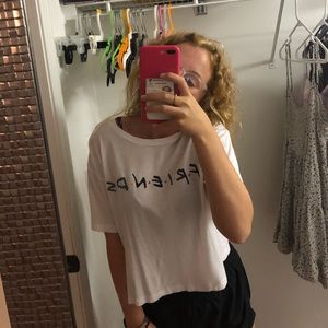 🙂NWOT friends crop top